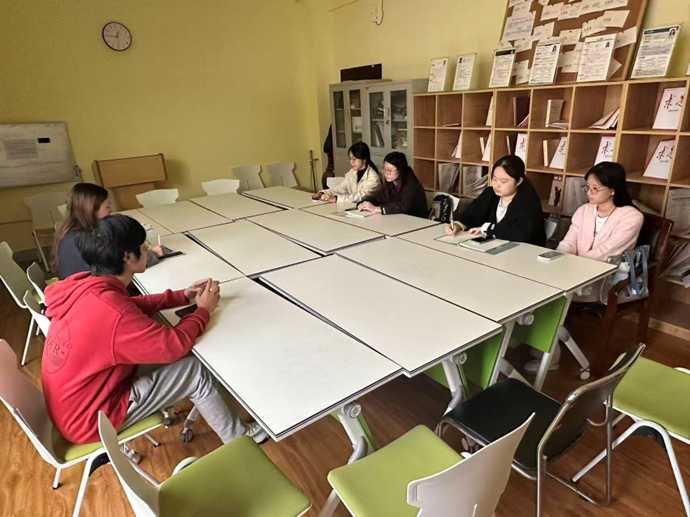 文載指路燈 文學院團委舉辦2025年秋季學期學生社團聯(lián)席會暨功能型黨支部書記培訓會側(cè)記